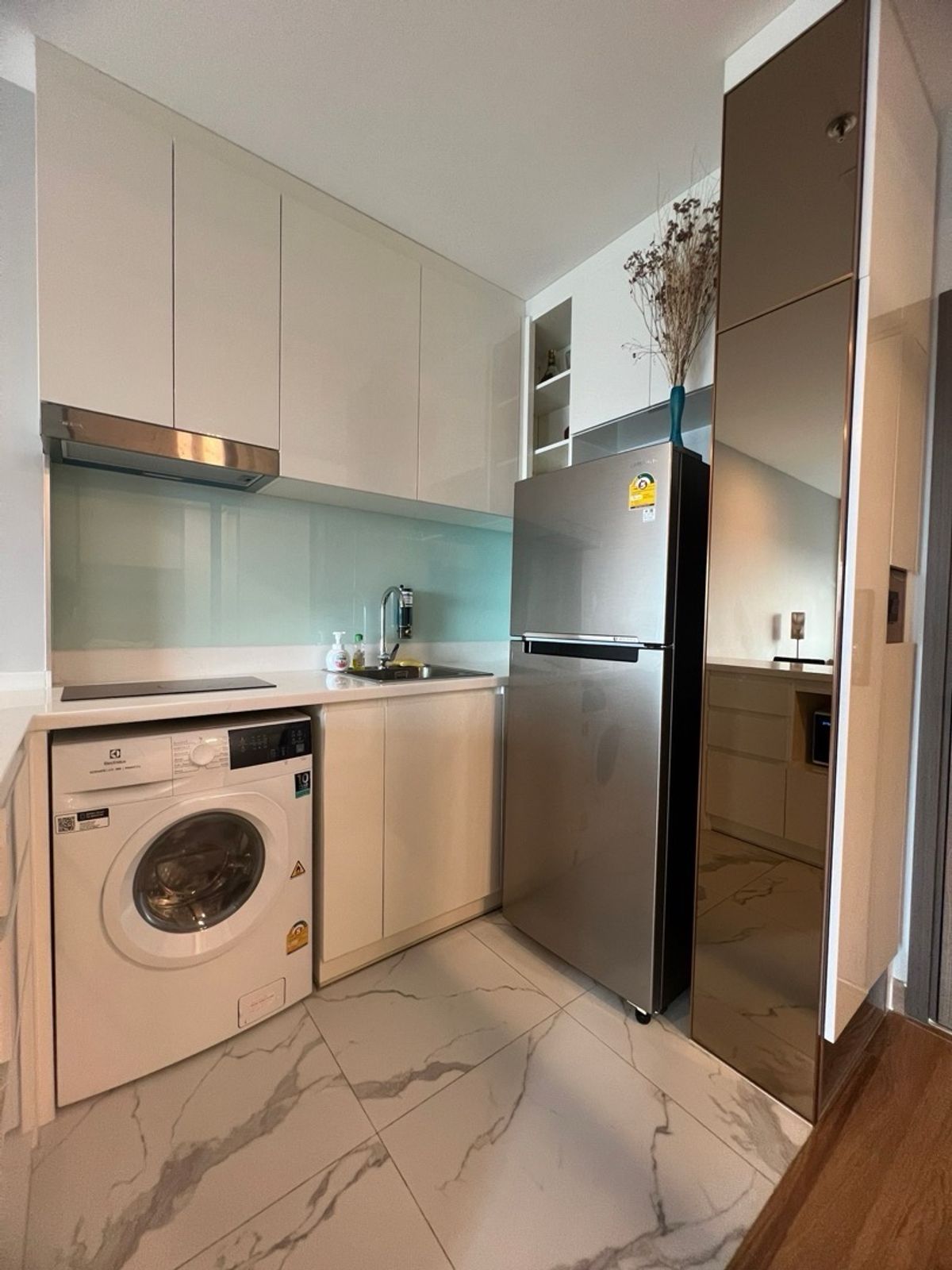 ให้เช่าคอนโดเชียงใหม่ : (GBL2032) 💕คอนโดพร้อมสระว่ายน้ำดาดฟ้าที่ยาวที่สุด 💕 Luxury Condo คอนโดหรู ทำเลดี ใกล้ไนท์บาร์ซ่า ย่านช้างคลาน วิวสวย ทำเลดี ห้องสวย พร้อมอยู่ 

🔥Project name :  Astra Sky River 

- พื้นที่ 48.31 ตร.ม 
- ชั้น 15
- 2 ห้องนอน 
- 1 ห้องน้ำ
