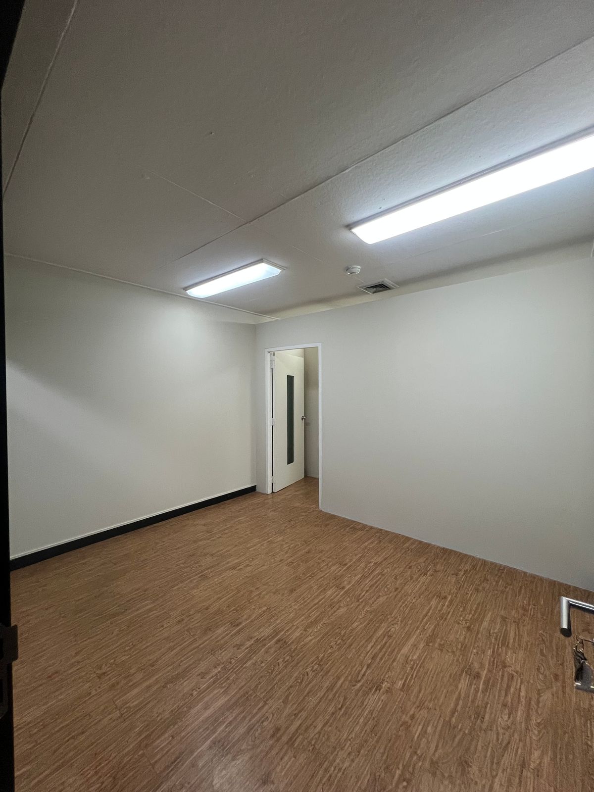For RentOfficeSilom, Saladaeng, Bangrak : Office for rent in the heart of Silom, near BTS and MRT, free air