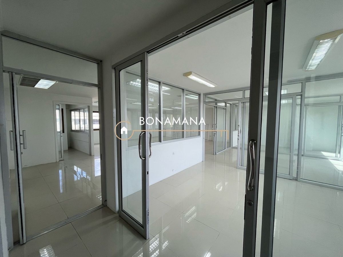 For RentOfficeSathorn, Narathiwat : Office for rent in Sathorn-Narathiwat (BTS Channel 1km)