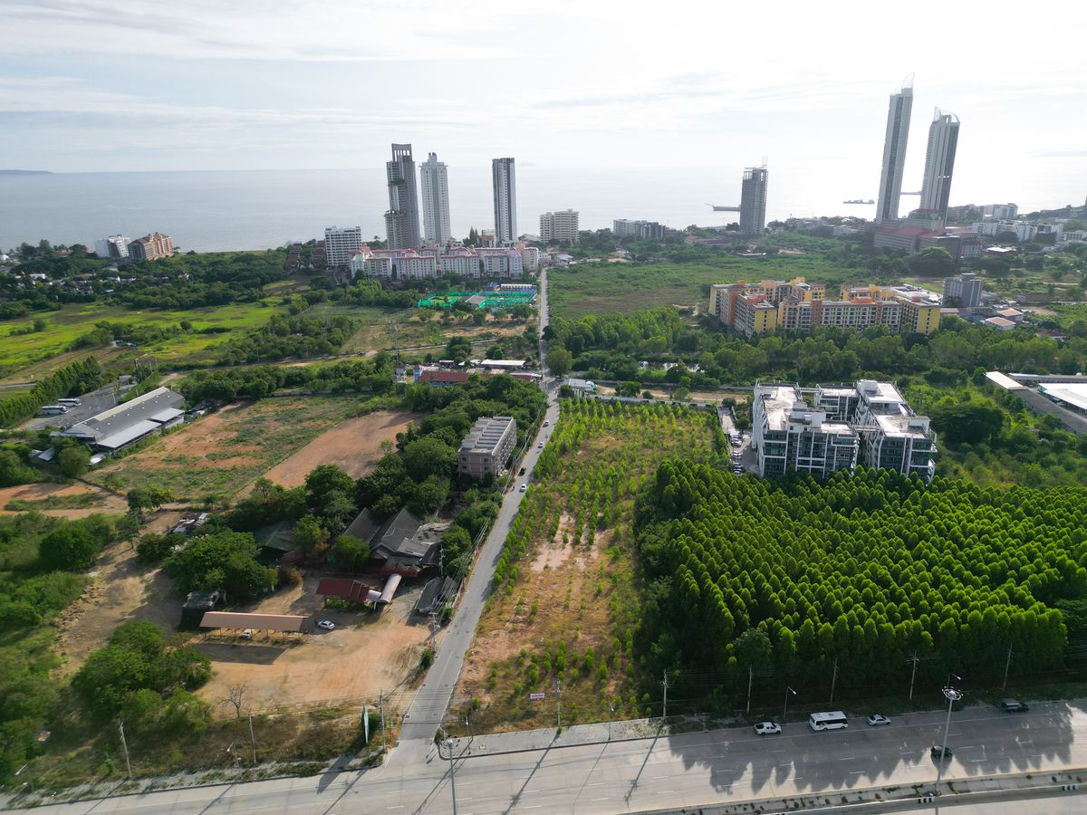 For SaleLandPattaya, Bangsaen, Chonburi : 8 rai of land attached to the Sukhumvit coast of Na Chom Thian / 40 million (selling), Land 8 Rai The Seaside Sukhumvit Road Na Jomtien / 40M Per (For Sale) MN052