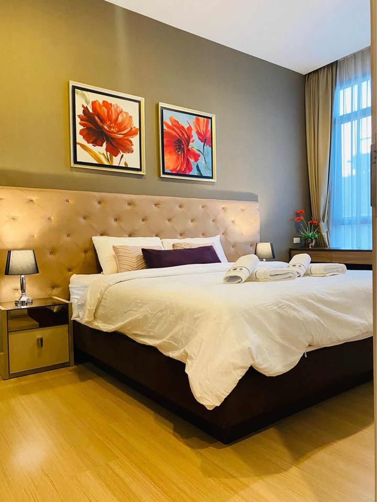 คอนโดพระราม 9 เพชรบุรีตัดใหม่ RCA : คอนโด The Capital Ekamai - Thonglor เดินทางสะดวก ใกล้รถไฟฟ้าบีทีเอส มีรถรับส่ง ห้องสวย เฟอร์นิจอร์ครบ พร้อมอยู่