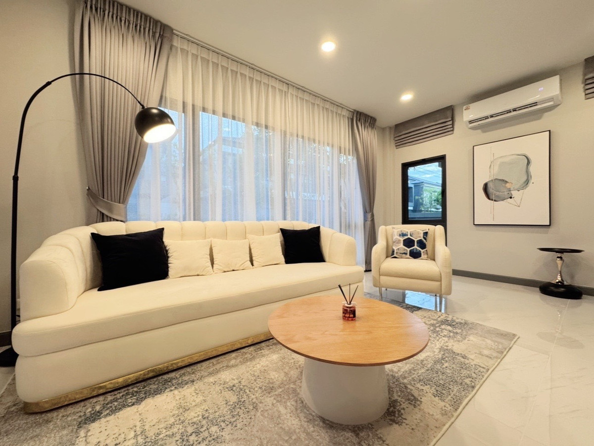 🏡 For rent, The City Bangna, 2-story luxury detached house, near Mega Bangna, convenient travel, very good location. Loading...