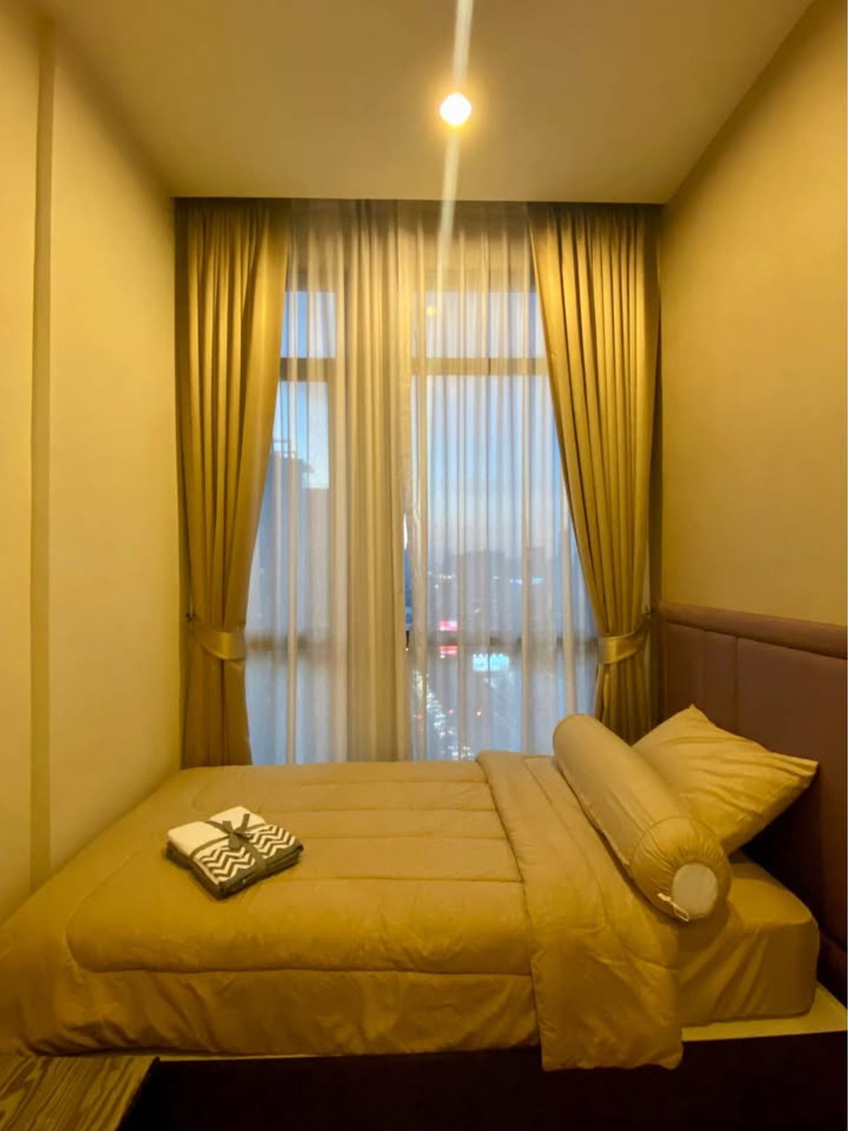 คอนโดพระราม 9 เพชรบุรีตัดใหม่ RCA : คอนโด The Capital Ekamai - Thonglor เดินทางสะดวก ใกล้รถไฟฟ้าบีทีเอส มีรถรับส่ง ห้องสวย เฟอร์นิจอร์ครบ พร้อมอยู่