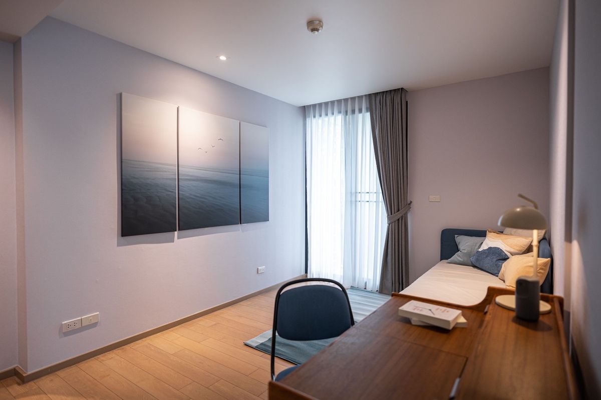 For SaleCondoWitthayu, Chidlom, Langsuan, Ploenchit : Noble Ambience Sarasin Condo for Sale 78 sqm. Near Lum and BTS.