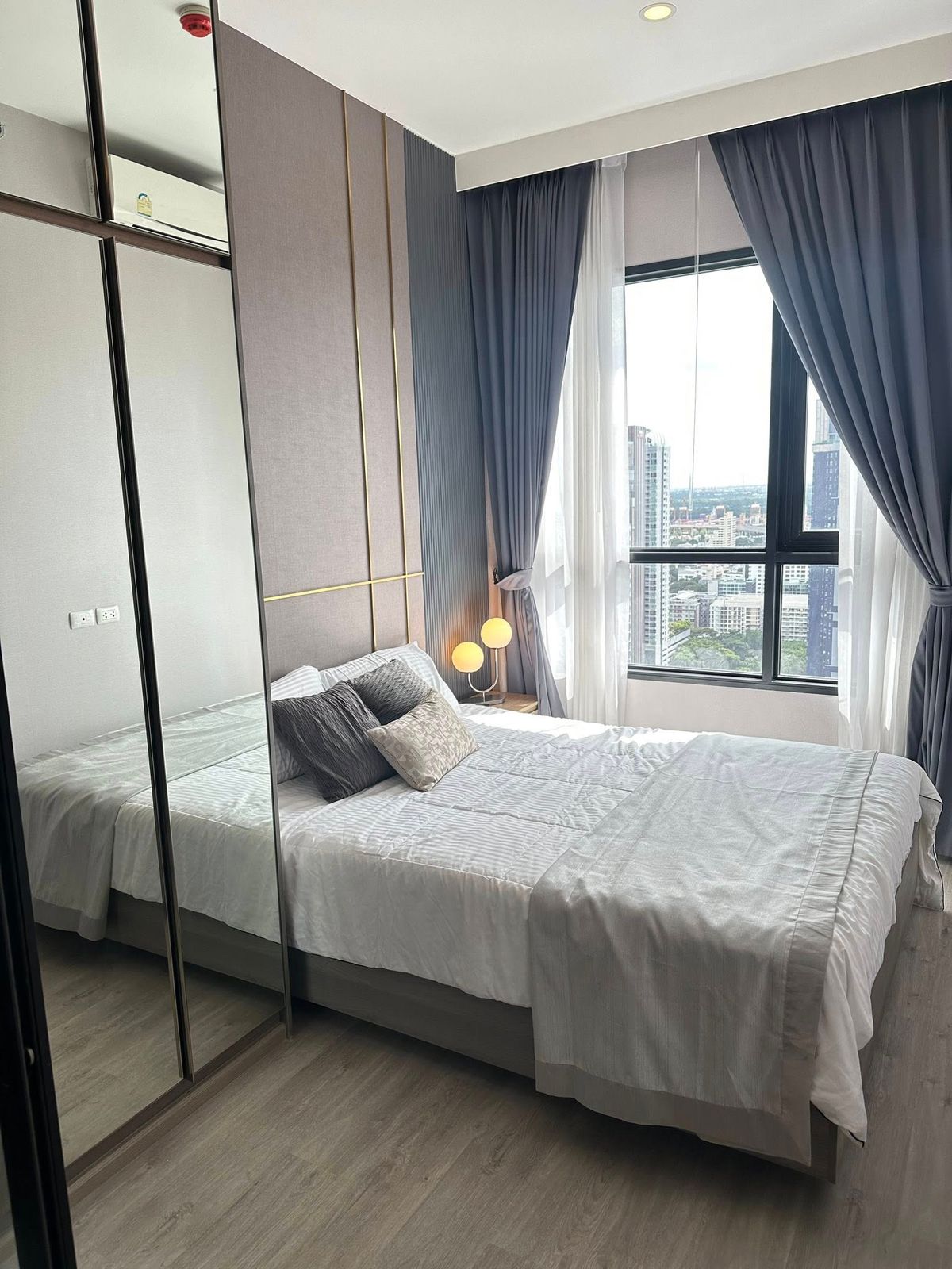 For RentCondoOnnut, Udomsuk : 🏙️ Knightsbridge Prime Onnut – Sleek 1BR High Floor | Fully Furnished & Stylish with City View | Walk to BTS On Nut | Prime Location + Great Value