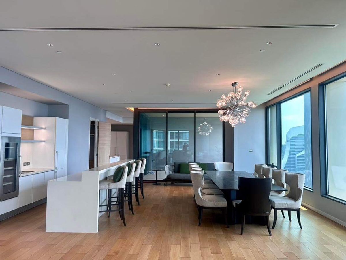 For RentCondoWitthayu, Chidlom, Langsuan, Ploenchit : ● Prime Location ● 30++ floor 347.36 sq.m. | 3 bedrooms, 4 Bathrooms, Fully Furnished | Condo Near Lumpini Park 2 mins, CentralWorld 4 mins, Central Embassy 4 mins