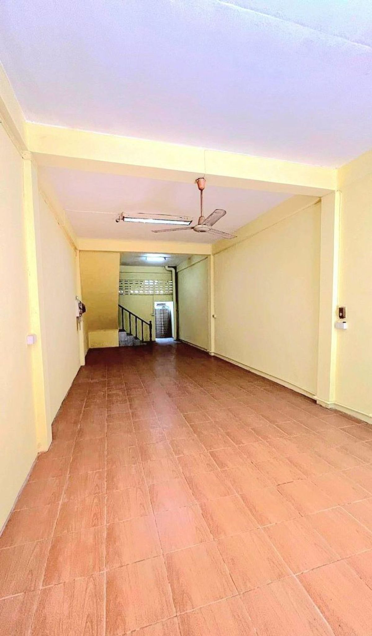 For SaleShop HouseBang Sue, Wong Sawang, Tao Pun : Sell ​​3rd floor commercial building, 14 sq.w., good location near MRT Bang Pho and Yothin Burana School Soi Pracharat Sai 1, Soi 36, Bang Sue Subdistrict, Bang Sue District, Bangkok