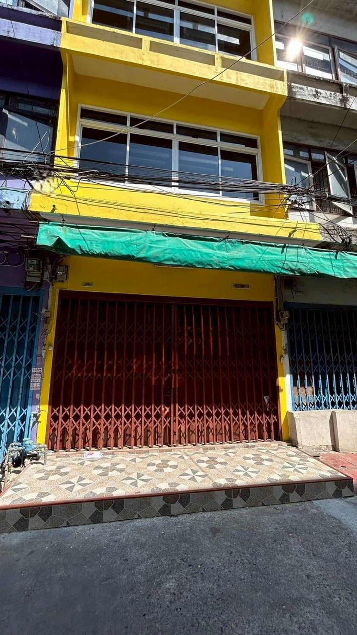 For SaleShop HouseBang Sue, Wong Sawang, Tao Pun : Sell ​​3rd floor commercial building, 14 sq.w., good location near MRT Bang Pho and Yothin Burana School Soi Pracharat Sai 1, Soi 36, Bang Sue Subdistrict, Bang Sue District, Bangkok