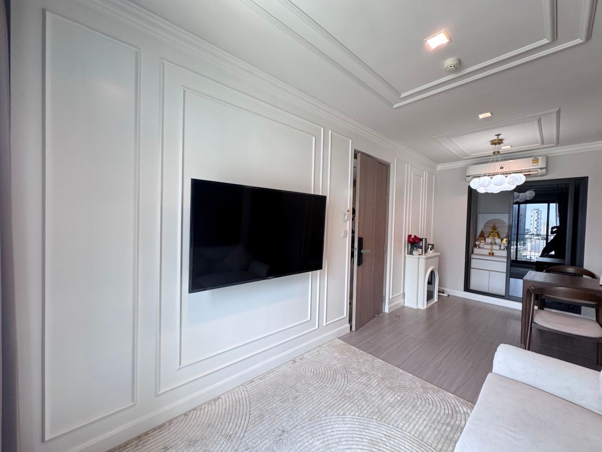 For RentCondoThaphra, Talat Phlu, Wutthakat : That is ready to rent Life Sathorn Sierra 2 bedrooms. The room is very beautiful. Inquire and make an appointment.