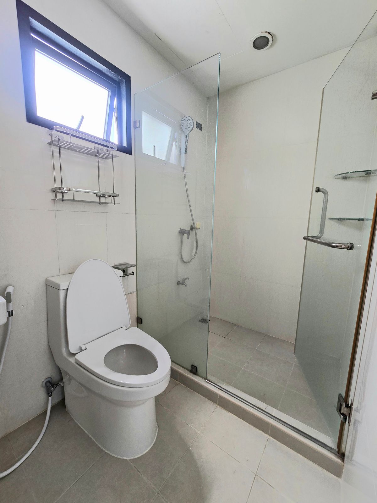 ขายคอนโดเสรีไทย-นิด้า : ห้องใหญ่ 2ห้องนอน ไอคอนโด สุขาภิบาล2 