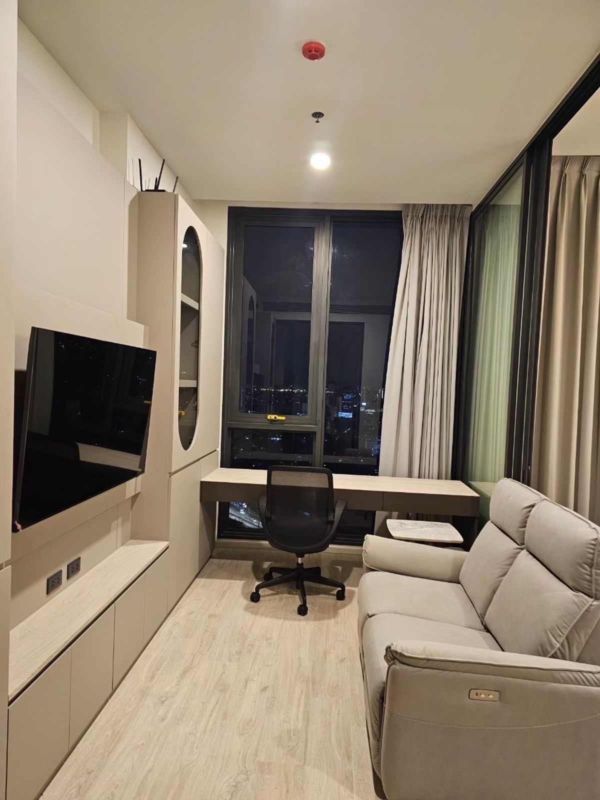 For RentCondoKasetsart, Ratchayothin : ✨ Best Deal! Mazarine Ratchayothin – Luxury 1-Bedroom Condo, Fully Furnished, with Panoramic Sky Pool, Just Steps from BTS Ratchayothin & Major Ratchayothin ✨