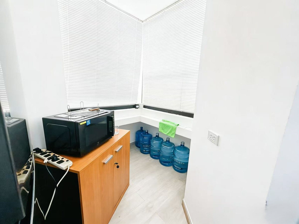 For RentOfficeRama9, Petchburi, RCA : 🏢 Office for rent Rama 9, near MRT only 600 meters