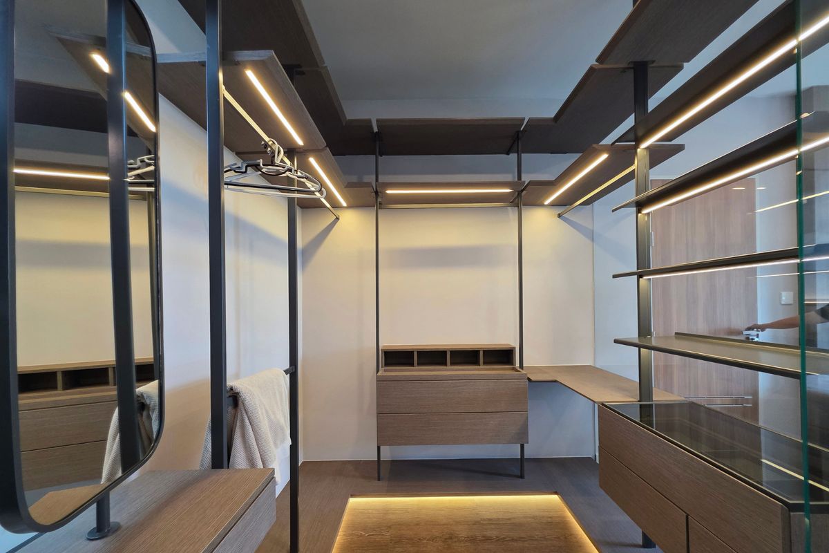 For RentHouseSamut Prakan,Samrong : Ready to move modern house for rent mantana Bangna km15 near clubhouse