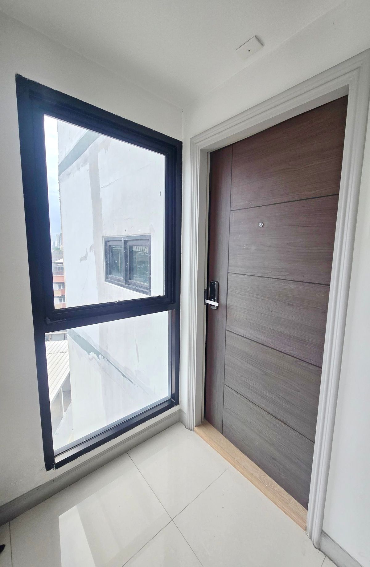 ขายคอนโดรัตนาธิเบศร์ สนามบินน้ำ พระนั่งเกล้า : ขายคอนโด 2 ห้องนอน น็อตติ้งฮิลล์ ติวานนท์-แคราย ติดถนนใหญ่ติวานนท์ ไม่ไกลจาก MRT กระทรวงสาธารณสุข 