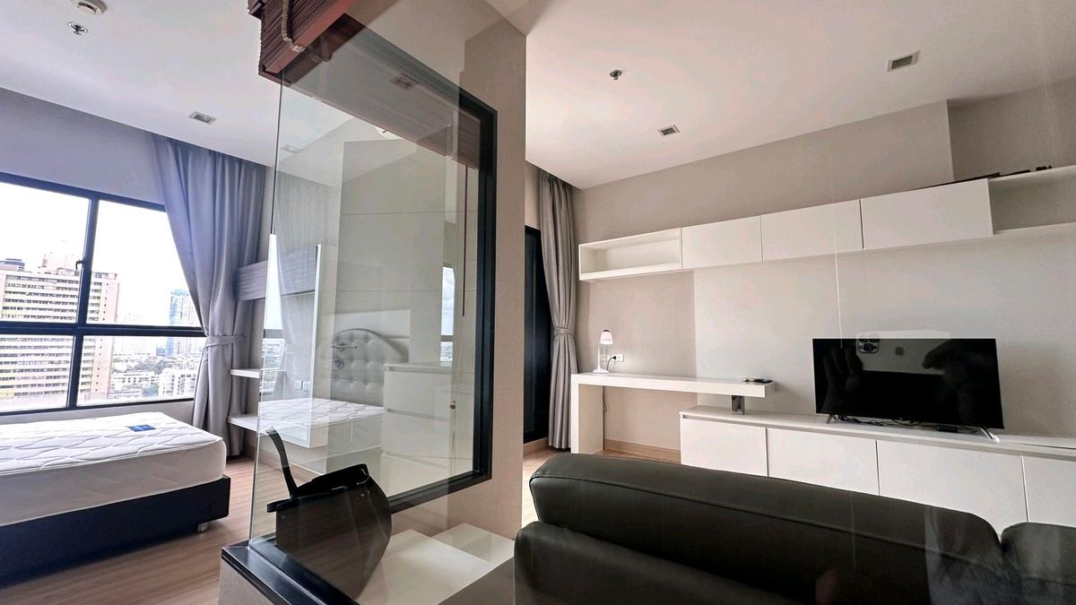 ให้เช่าคอนโดวงเวียนใหญ่ เจริญนคร : Urbano Absolute Sathorn-Taksin | ให้เช่า 1 ห้องนอน วิวแม่น้ำ น่าอยู่สภาพดี ราคาดีมาก