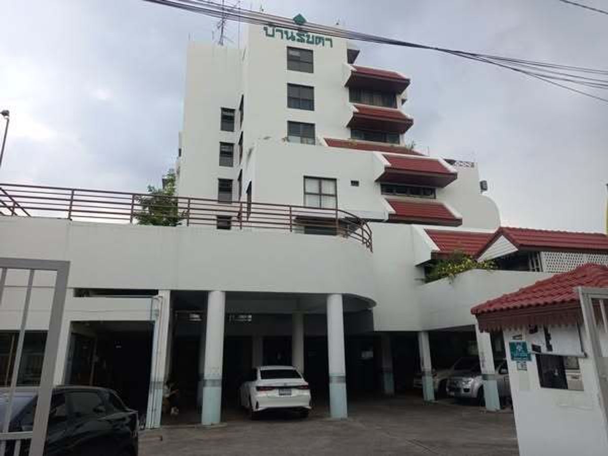 ขายคอนโดโชคชัย4 ลาดพร้าว71 : ขายห้องชุด คอนโดบ้านรัชดา เลขที่125/99-100ชั้น4 สภาพดี ขนาดพื้นที่78.7ตรม. ห้องมุมทะลุถึงกัน มี2ห้องนอน ห้องครัว,ห้องรับแขก,ห้องน้ำทำใหม่สวยมีระเบียง บรรยากาศร่มรื่นเงียบสงบสุดซอย น่าพักอาศัย พร้อมเข้าอยู่