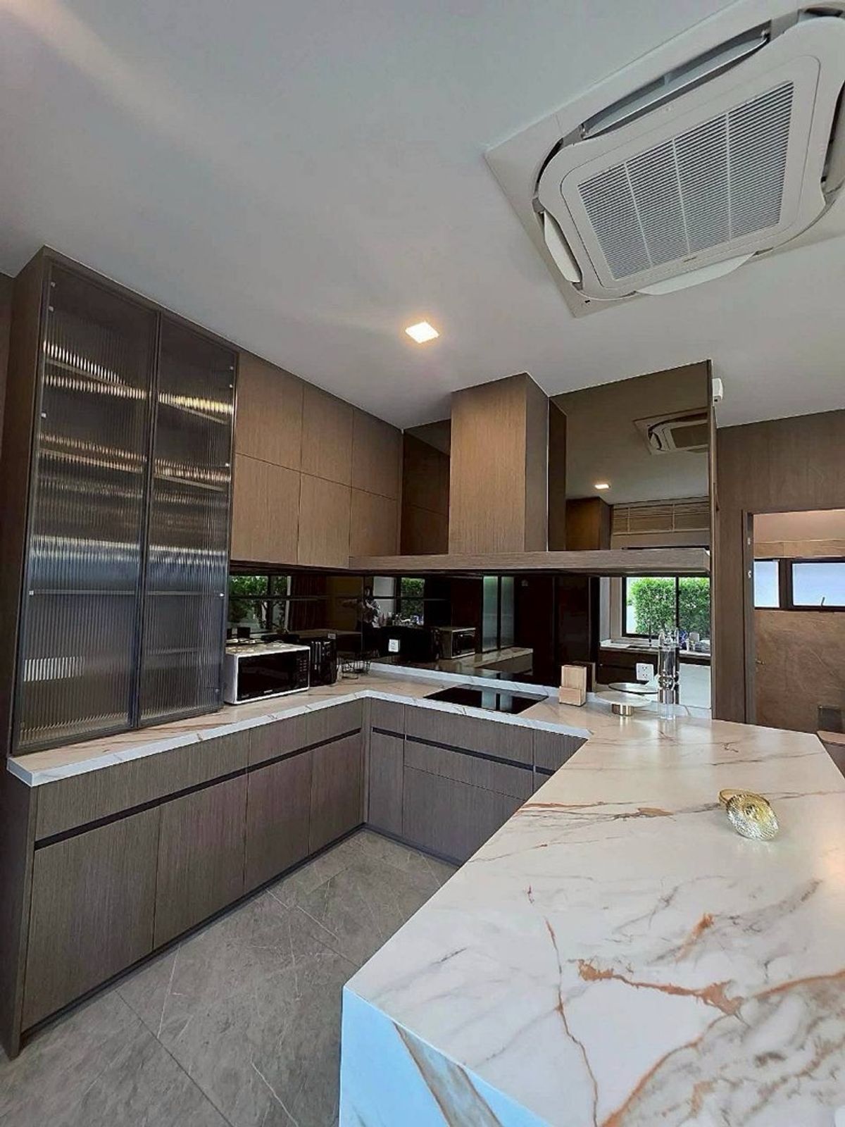 For RentHouseSamut Prakan,Samrong : Manthana Bangna Km. 15 | Beautiful new house, ready to be near the central garden.