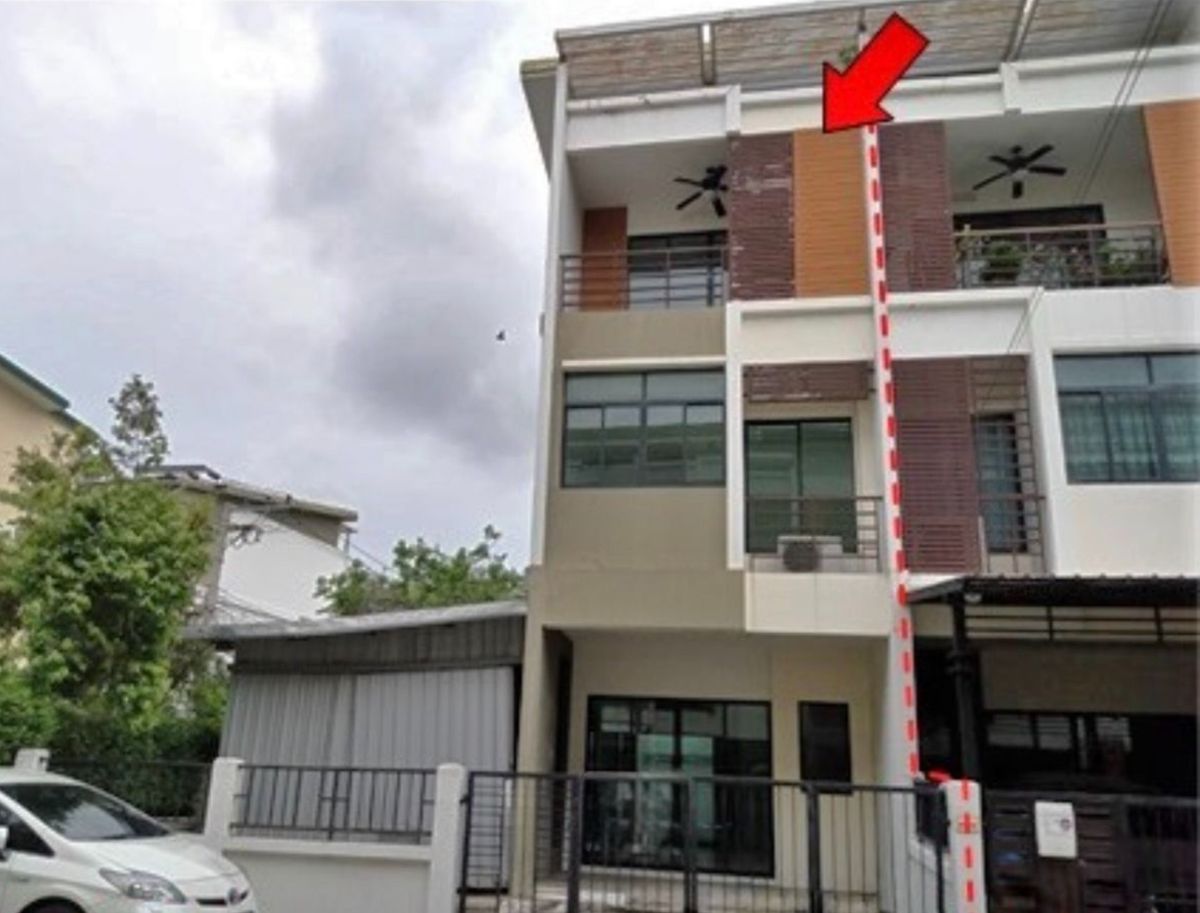 ขายทาวน์โฮมท่าพระ ตลาดพลู วุฒากาศ : 🏡 ทาวน์เฮ้าส์ 3 ชั้น ทำเลทอง ใกล้ MRT บางแค – โครงการ Sixnature กัลปพฤกษ์