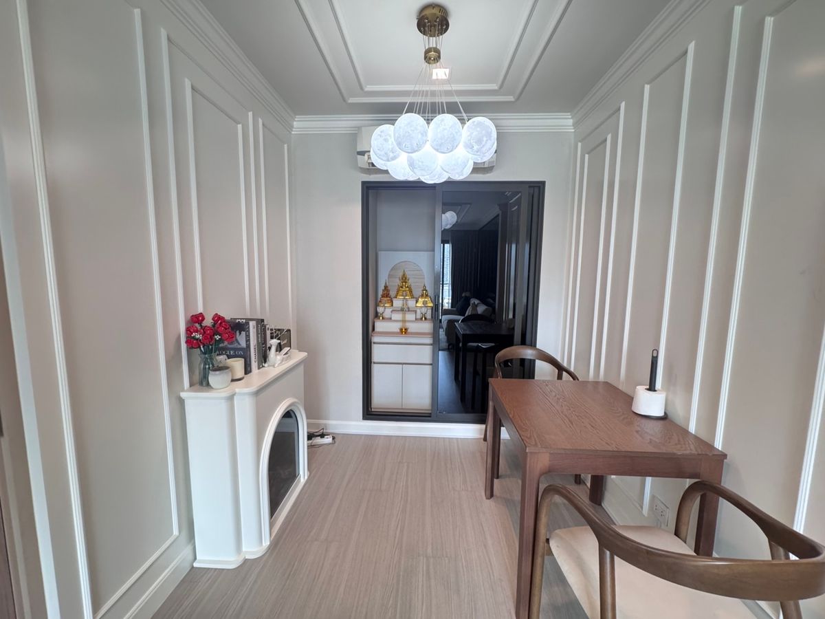 For RentCondoThaphra, Talat Phlu, Wutthakat : That is ready to rent Life Sathorn Sierra 2 bedrooms. The room is very beautiful. Inquire and make an appointment.
