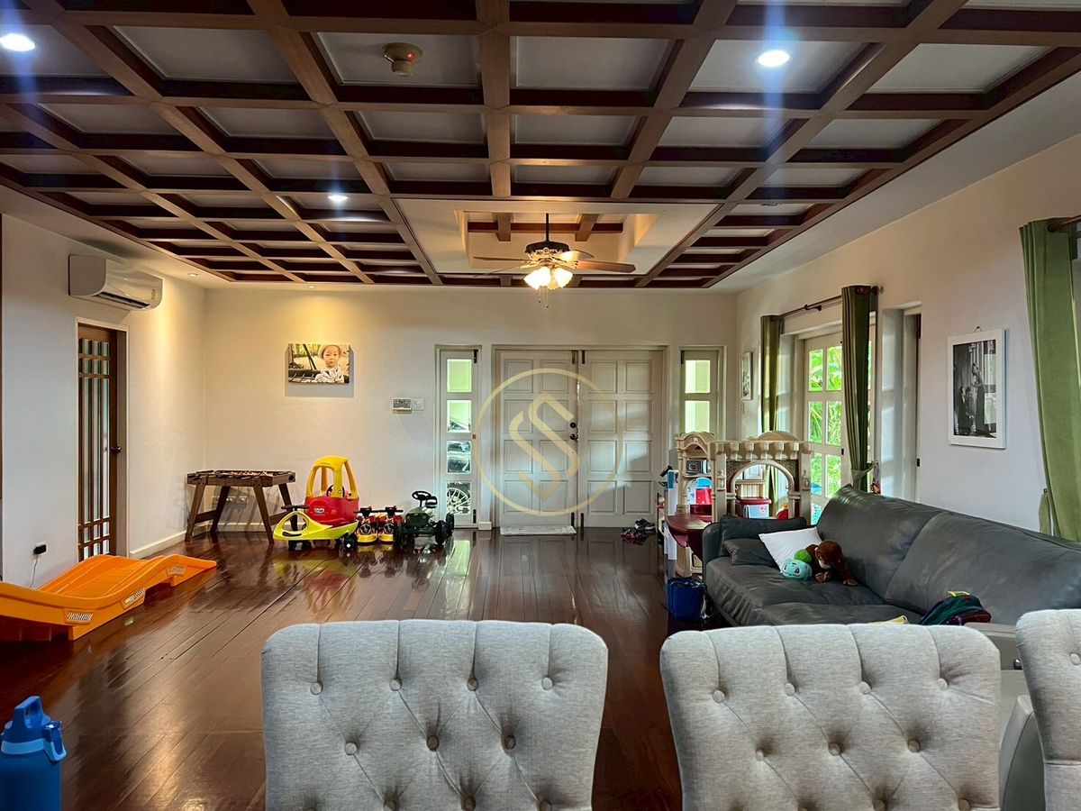 ให้เช่าบ้านอารีย์ อนุสาวรีย์ : ให้เช่าบ้านเดี่ยว 2 ชั้น ใจกลางอารีย์ 102 ตารางวา 350 ตารางเมตร ซอยอารีย์ 4 ฝั่งเหนือ (ซ.กิ่งชำนาญอักษร)