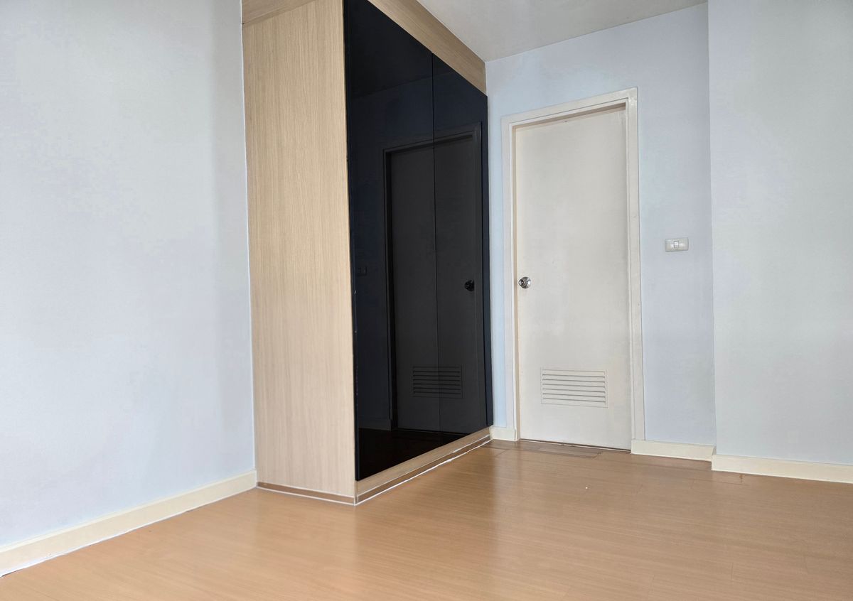 ขายคอนโดเสรีไทย-นิด้า : ห้องใหญ่ 2ห้องนอน ไอคอนโด สุขาภิบาล2 