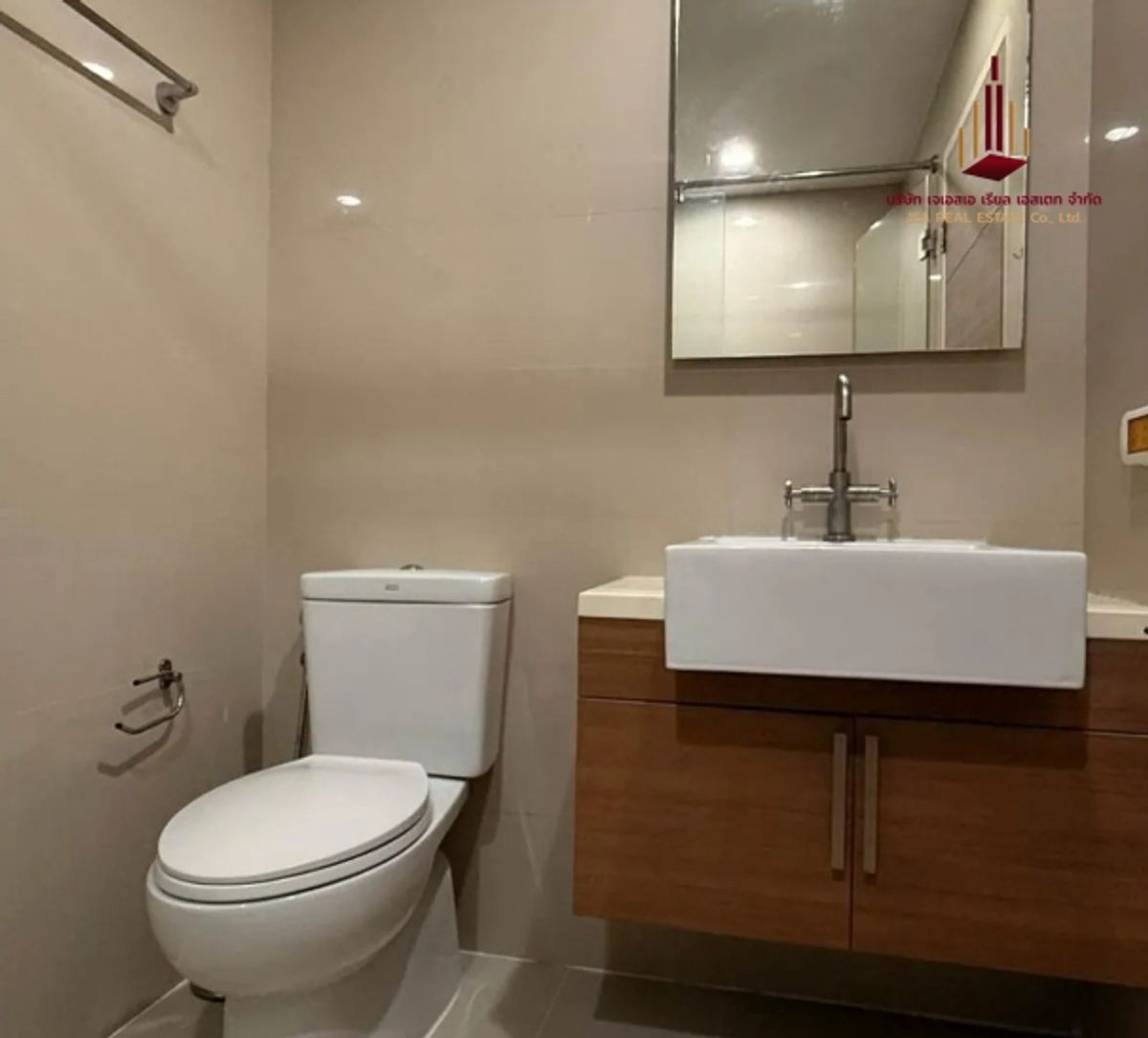 For SaleCondoWongwianyai, Charoennakor : ⭐️ (A0177) For Sale 🏢 Hive Taksin Price 4.29 MB