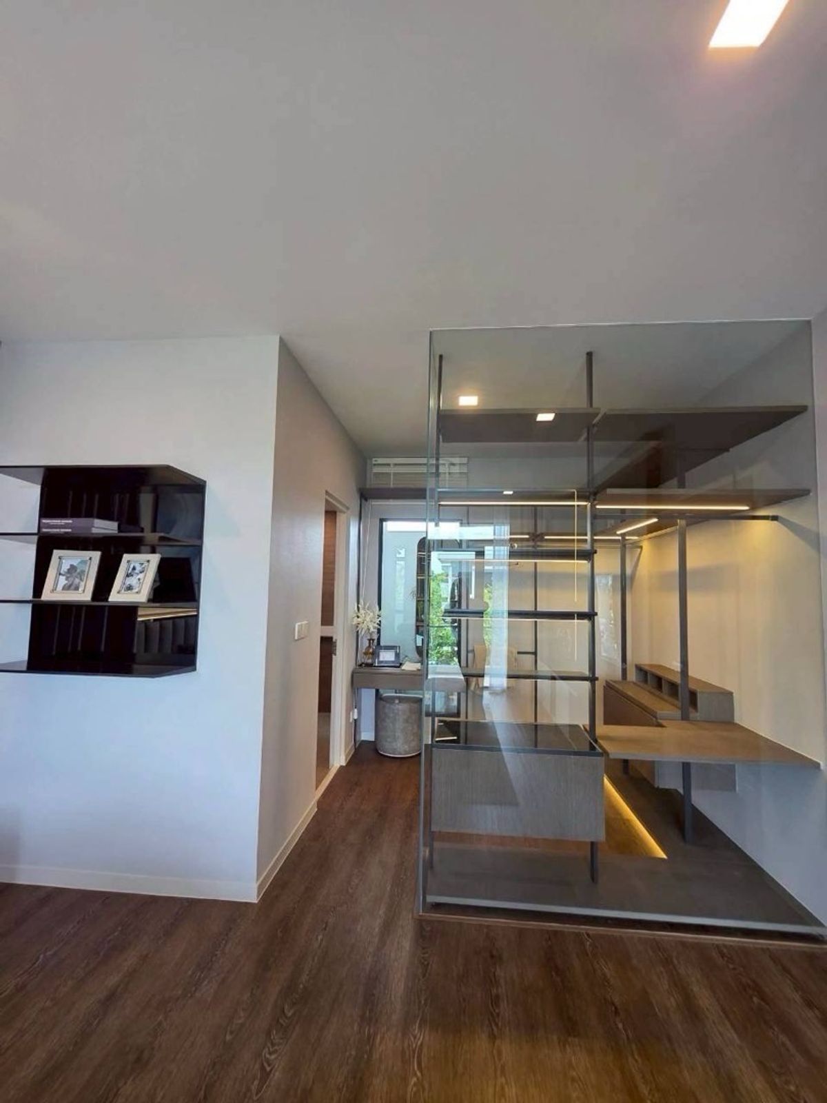 For RentHouseSamut Prakan,Samrong : Manthana Bangna Km. 15 | Beautiful new house, ready to be near the central garden.