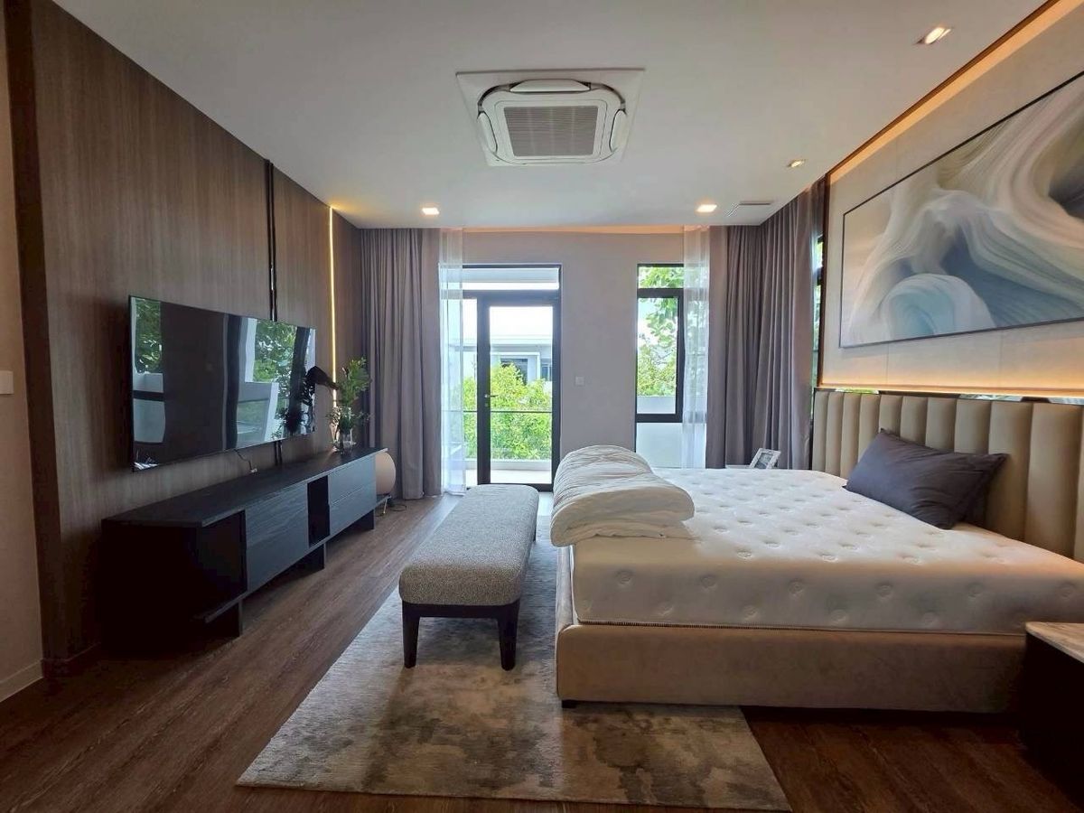 For RentHouseSamut Prakan,Samrong : Manthana Bangna Km. 15 | Beautiful new house, ready to be near the central garden.