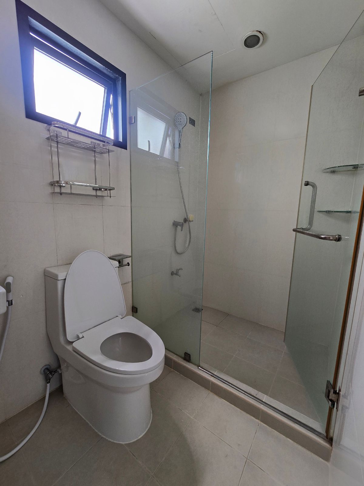 ขายคอนโดเสรีไทย-นิด้า : ห้องใหญ่ 2ห้องนอน ไอคอนโด สุขาภิบาล2 