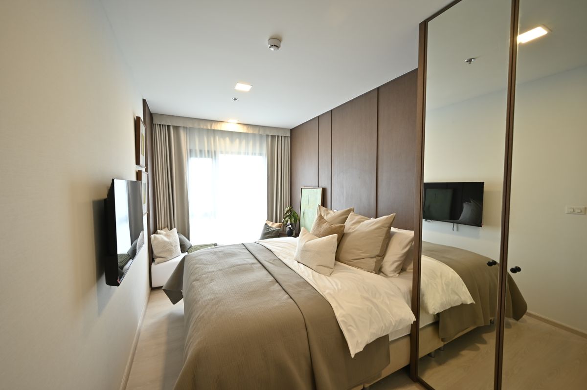 For SaleCondoWongwianyai, Charoennakor : 2 bedrooms. Flow your life at Flo by sansiri. Every day will be smooth ... 📍 Golden location + full central.