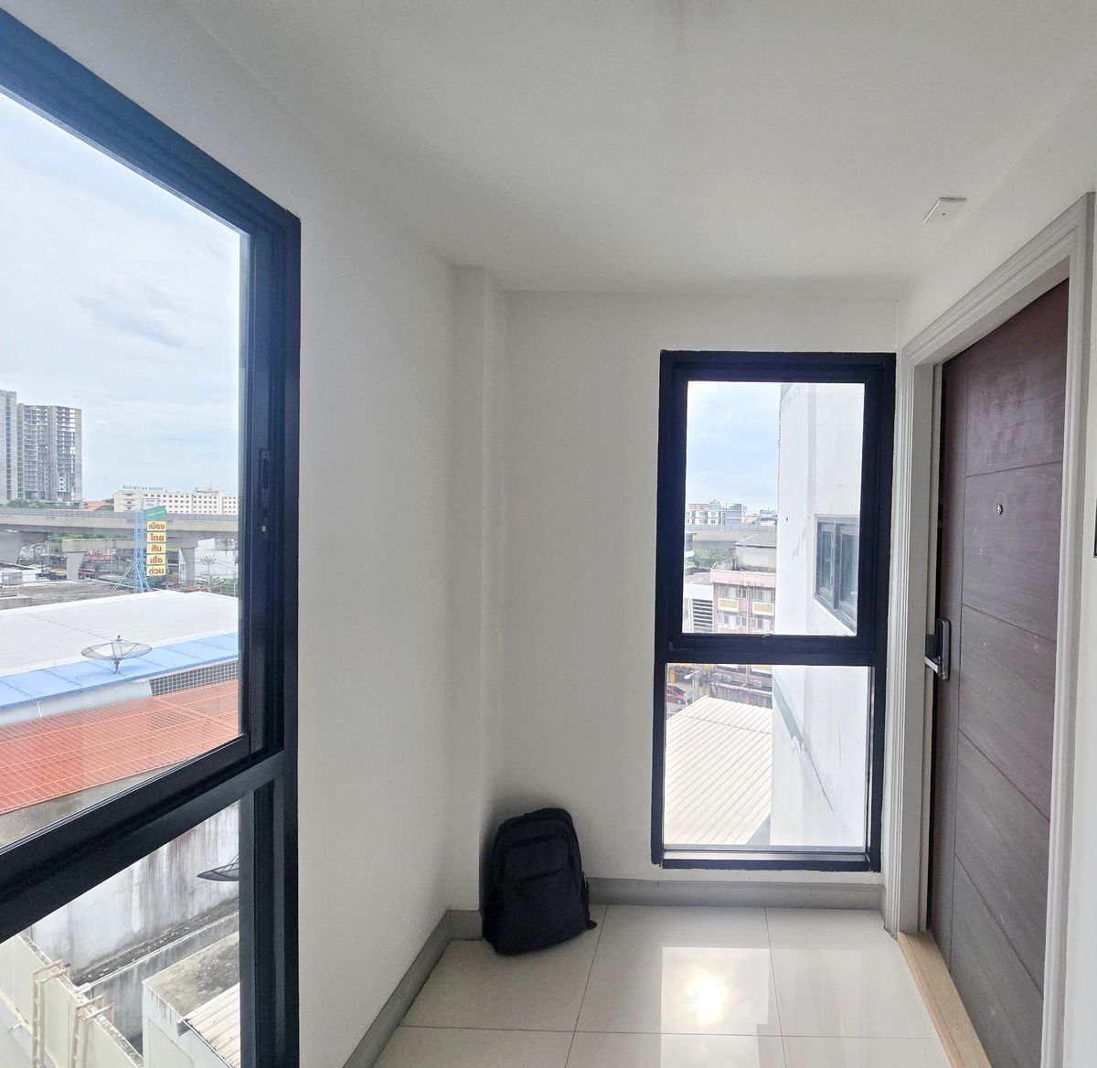 ขายคอนโดรัตนาธิเบศร์ สนามบินน้ำ พระนั่งเกล้า : ขายคอนโด 2 ห้องนอน น็อตติ้งฮิลล์ ติวานนท์-แคราย ติดถนนใหญ่ติวานนท์ ไม่ไกลจาก MRT กระทรวงสาธารณสุข 