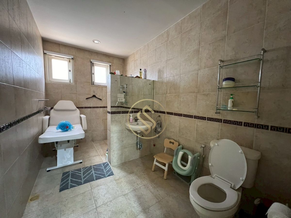 ให้เช่าบ้านอารีย์ อนุสาวรีย์ : ให้เช่าบ้านเดี่ยว 2 ชั้น ใจกลางอารีย์ 102 ตารางวา 350 ตารางเมตร ซอยอารีย์ 4 ฝั่งเหนือ (ซ.กิ่งชำนาญอักษร)