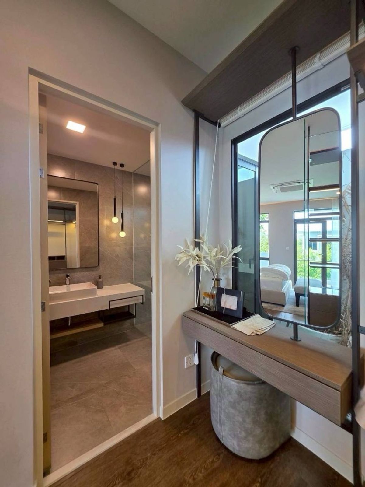 For RentHouseSamut Prakan,Samrong : Manthana Bangna Km. 15 | Beautiful new house, ready to be near the central garden.