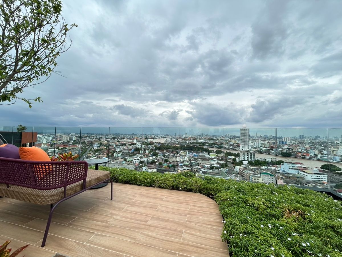 For SaleCondoWongwianyai, Charoennakor : The cheapest price. Urgent sale. Ready to move in.