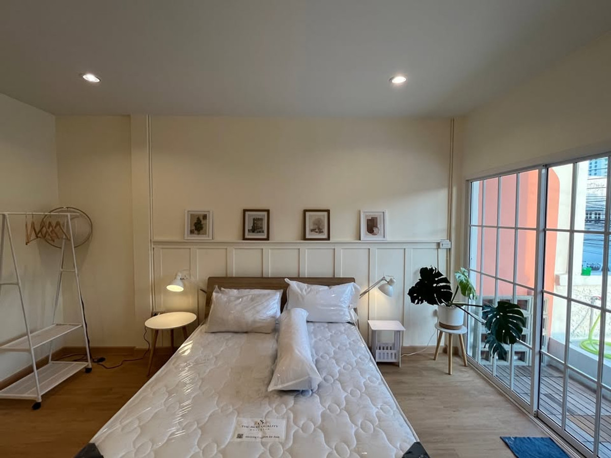 ให้เช่าบ้านนวมินทร์ รามอินทรา : ทาวน์โฮม ถนนนวมินทร์ รีโนเวทใหม่ มินิม่อล สไตล์ ตรงข้ามโรงพยาบาลพญาไท นวมินทร์