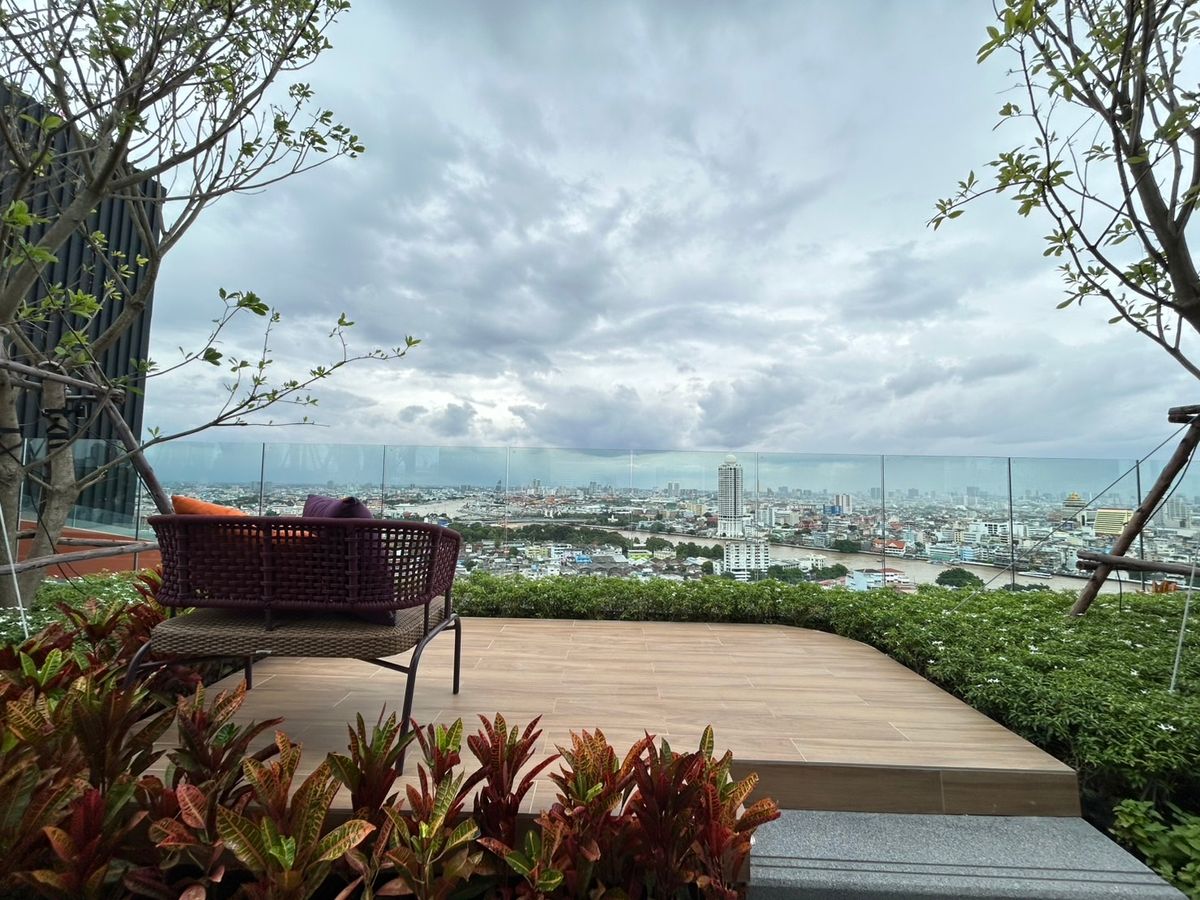 For SaleCondoWongwianyai, Charoennakor : 2 bedrooms. Flow your life at Flo by sansiri. Every day will be smooth ... 📍 Golden location + full central.