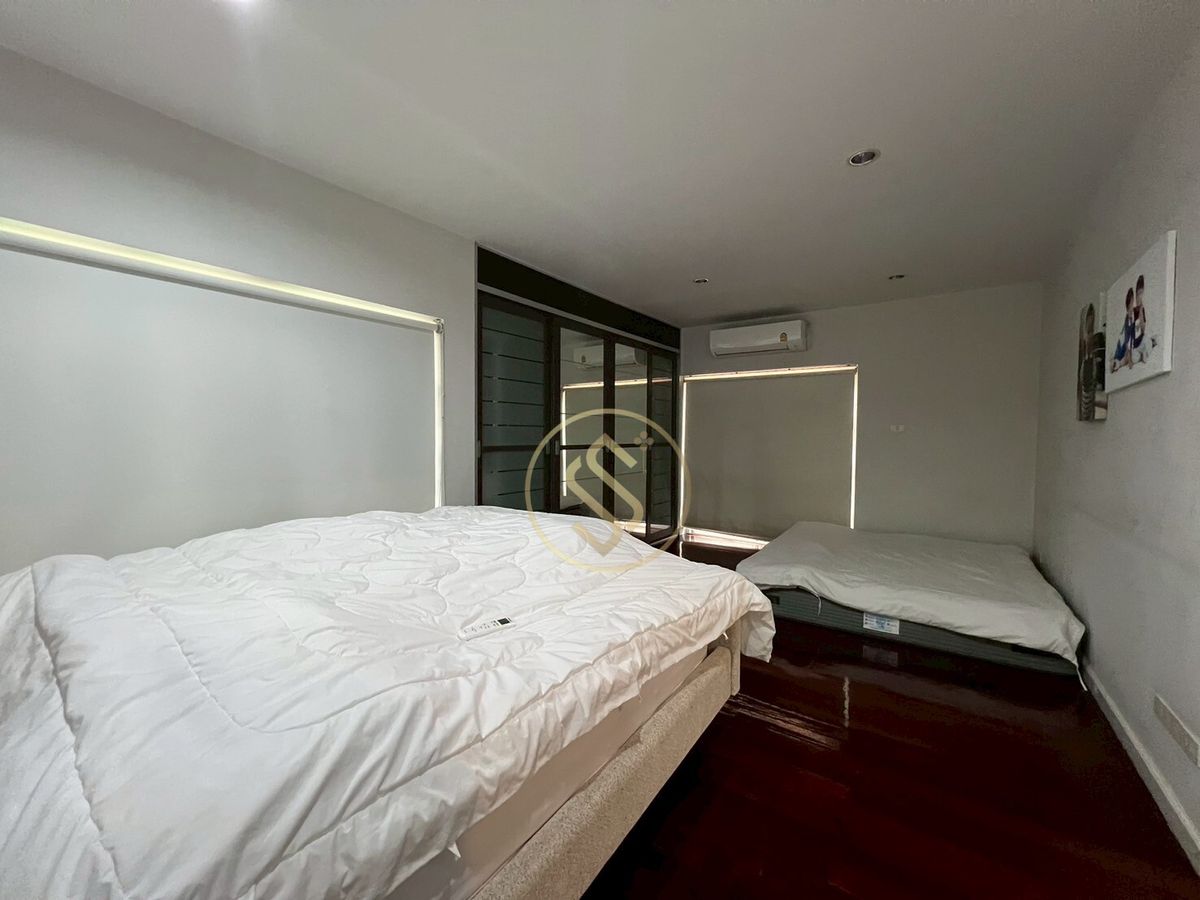 ให้เช่าบ้านอารีย์ อนุสาวรีย์ : ให้เช่าบ้านเดี่ยว 2 ชั้น ใจกลางอารีย์ 102 ตารางวา 350 ตารางเมตร ซอยอารีย์ 4 ฝั่งเหนือ (ซ.กิ่งชำนาญอักษร)