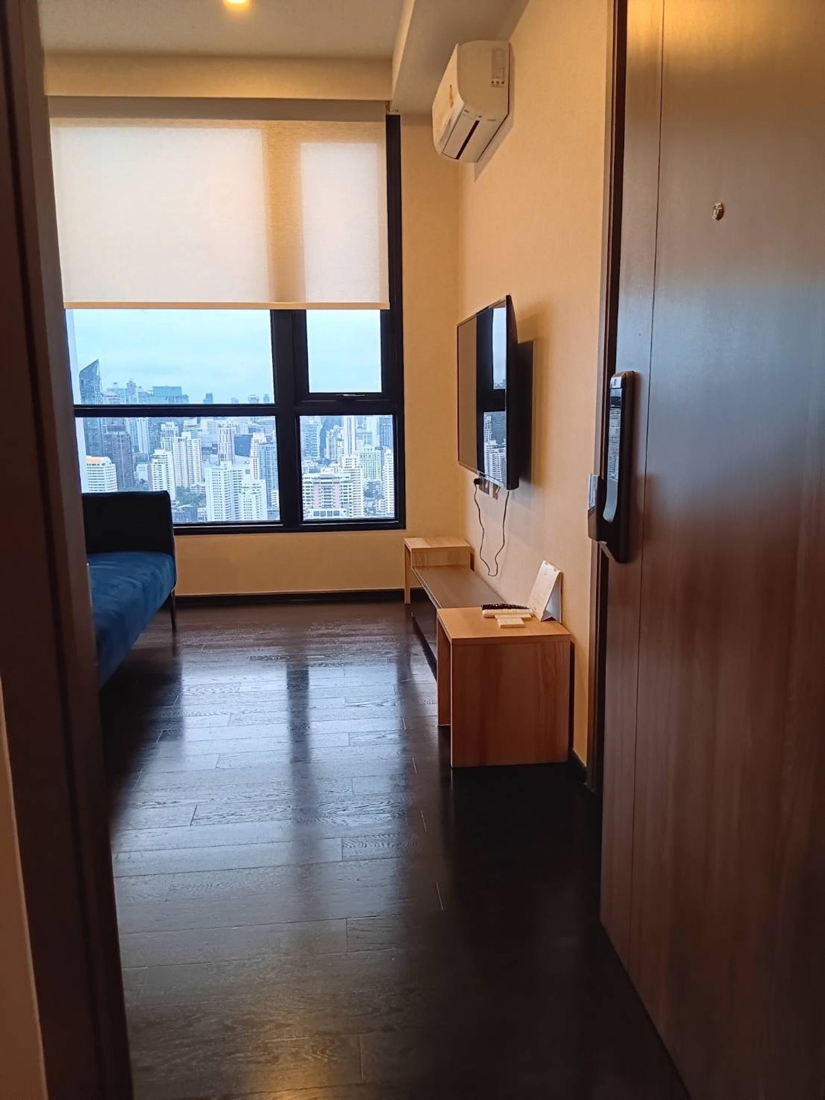 For RentCondoSukhumvit, Asoke, Thonglor : Condo Park Origin Thonglor is convenient to travel near the BTS train. Ready to stay immediately