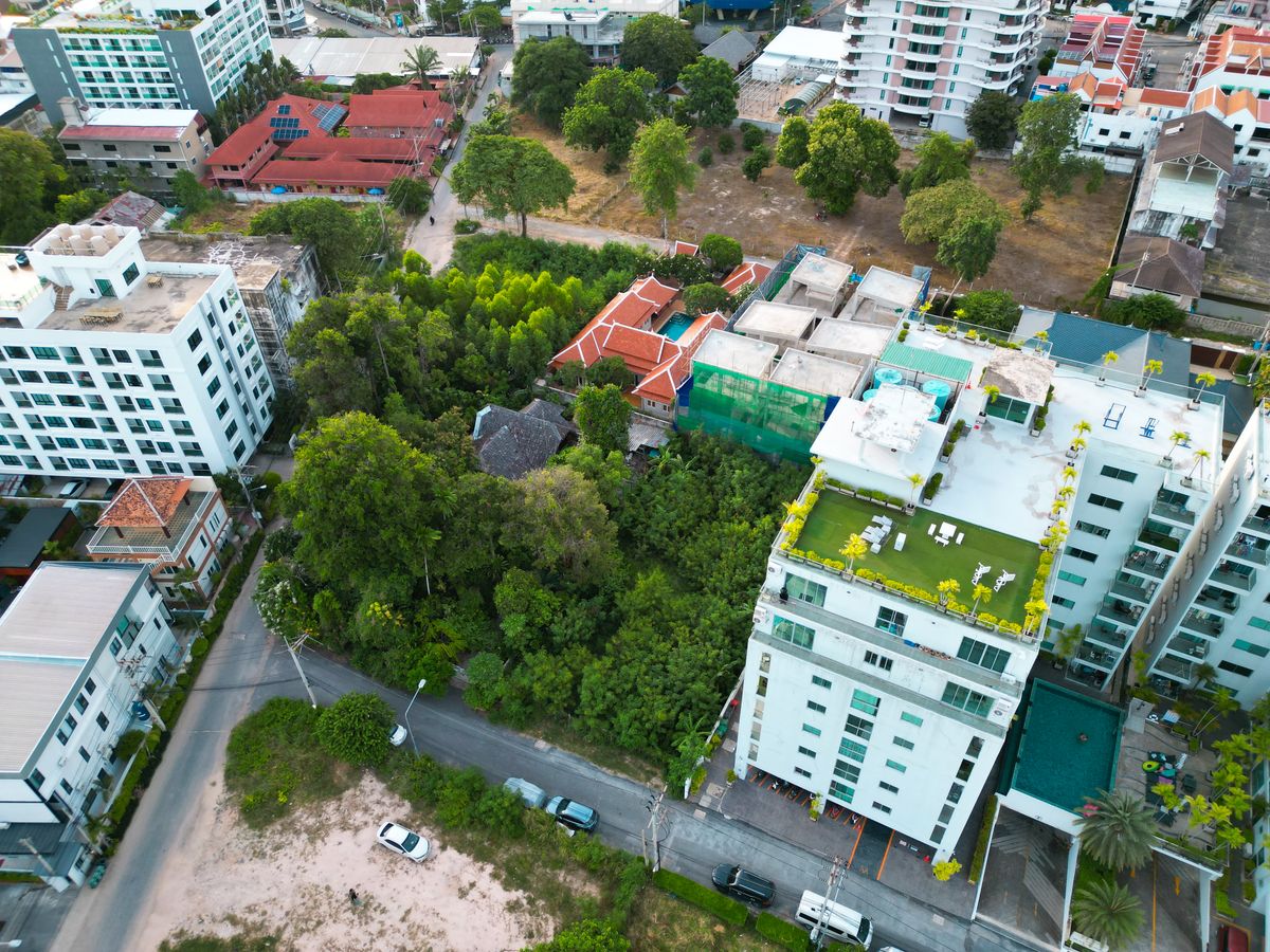 For SaleLandPattaya, Bangsaen, Chonburi : 2 land work, Soi Khao Phra Palace Near the Pattaya sea (sell), Land 2 NGAN Soi Khao Phra Tamnak Near Pattaya Beach (For Sale) MN054
