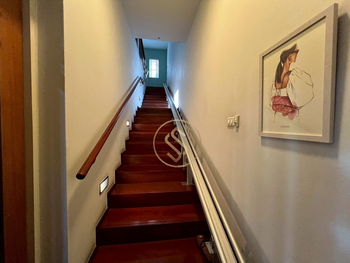 ให้เช่าบ้านอารีย์ อนุสาวรีย์ : ให้เช่าบ้านเดี่ยว 2 ชั้น ใจกลางอารีย์ 102 ตารางวา 350 ตารางเมตร ซอยอารีย์ 4 ฝั่งเหนือ (ซ.กิ่งชำนาญอักษร)