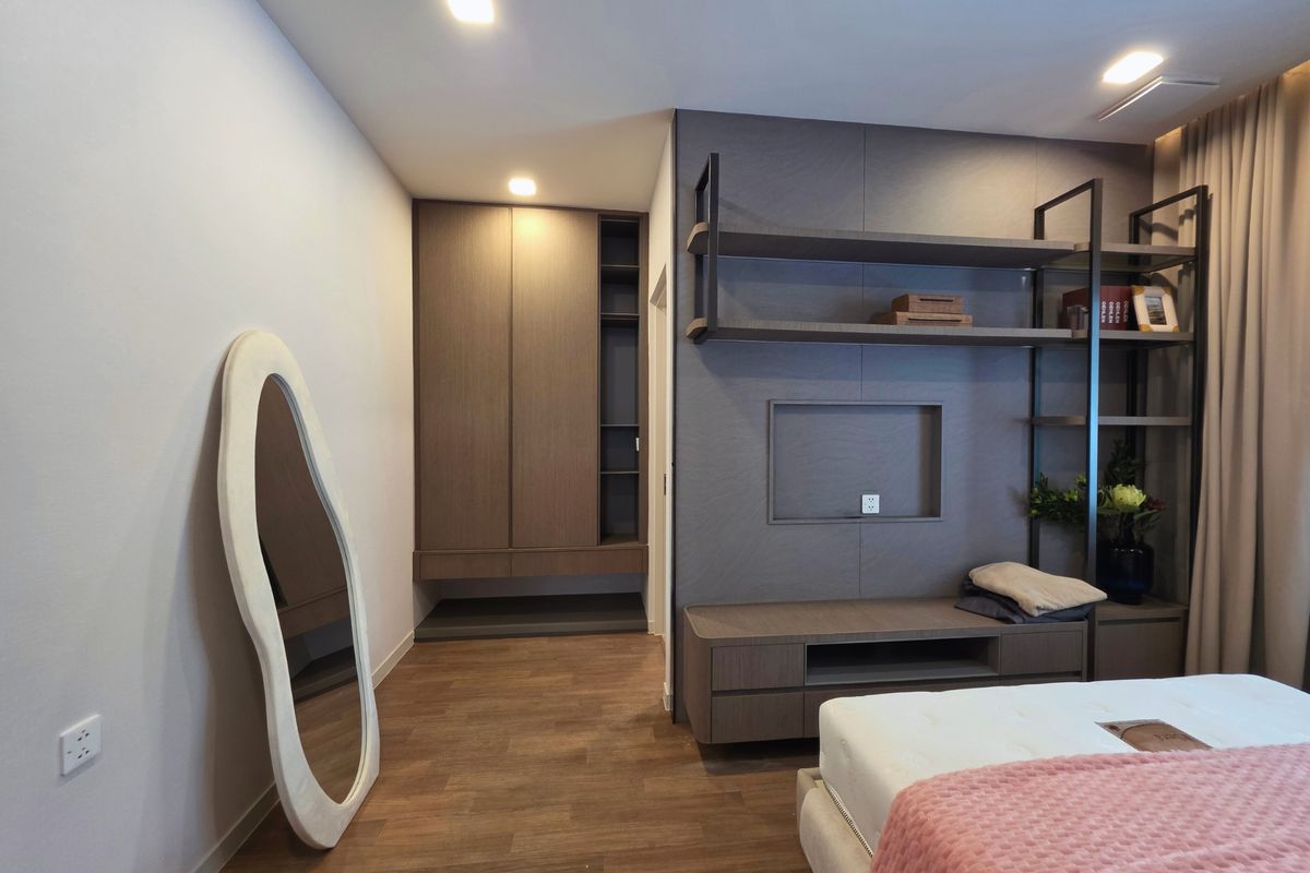 For RentHouseSamut Prakan,Samrong : Ready to move modern house for rent mantana Bangna km15 near clubhouse