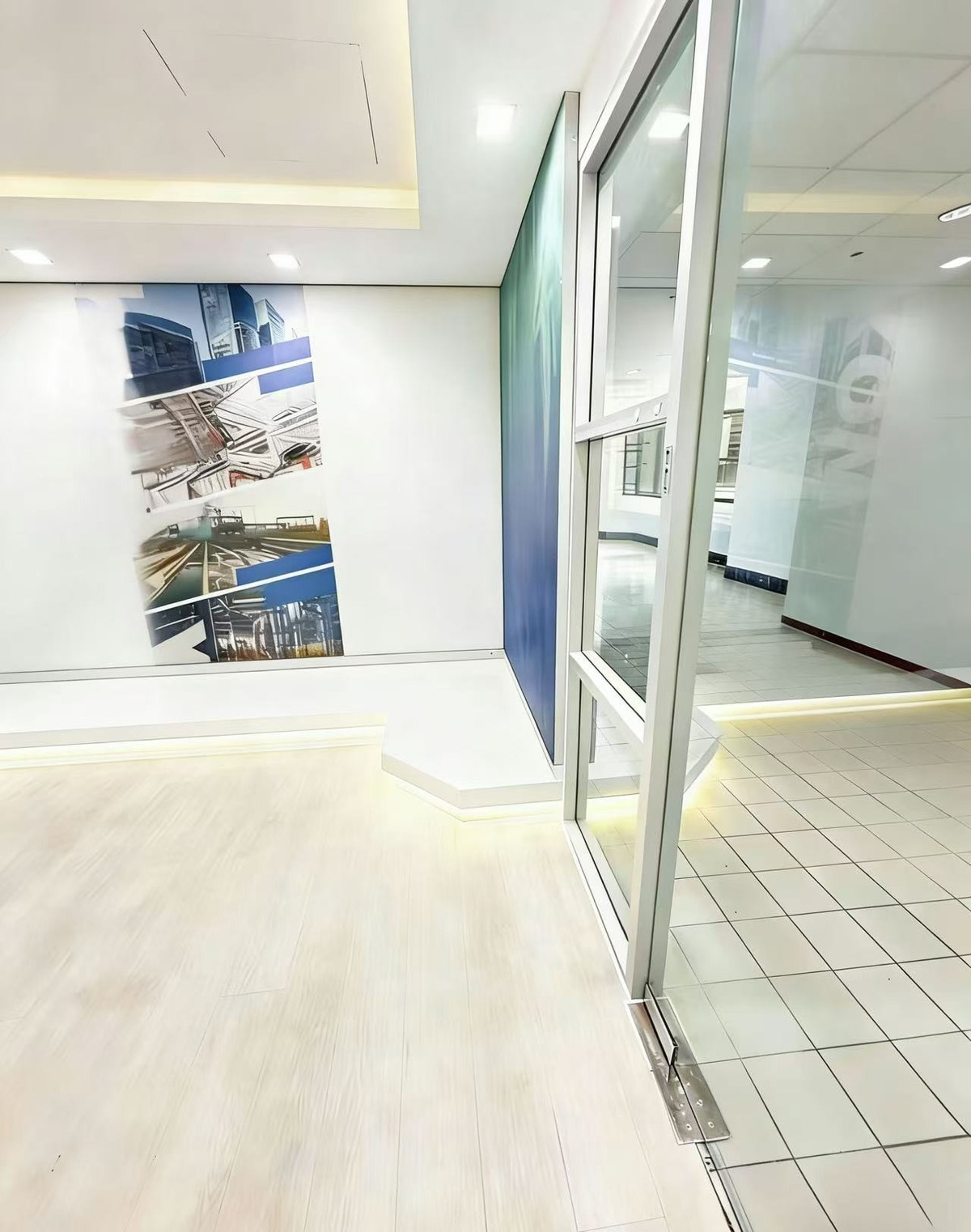 For RentOfficeRama9, Petchburi, RCA : 🏢 Office for rent Rama 9, near MRT only 600 meters