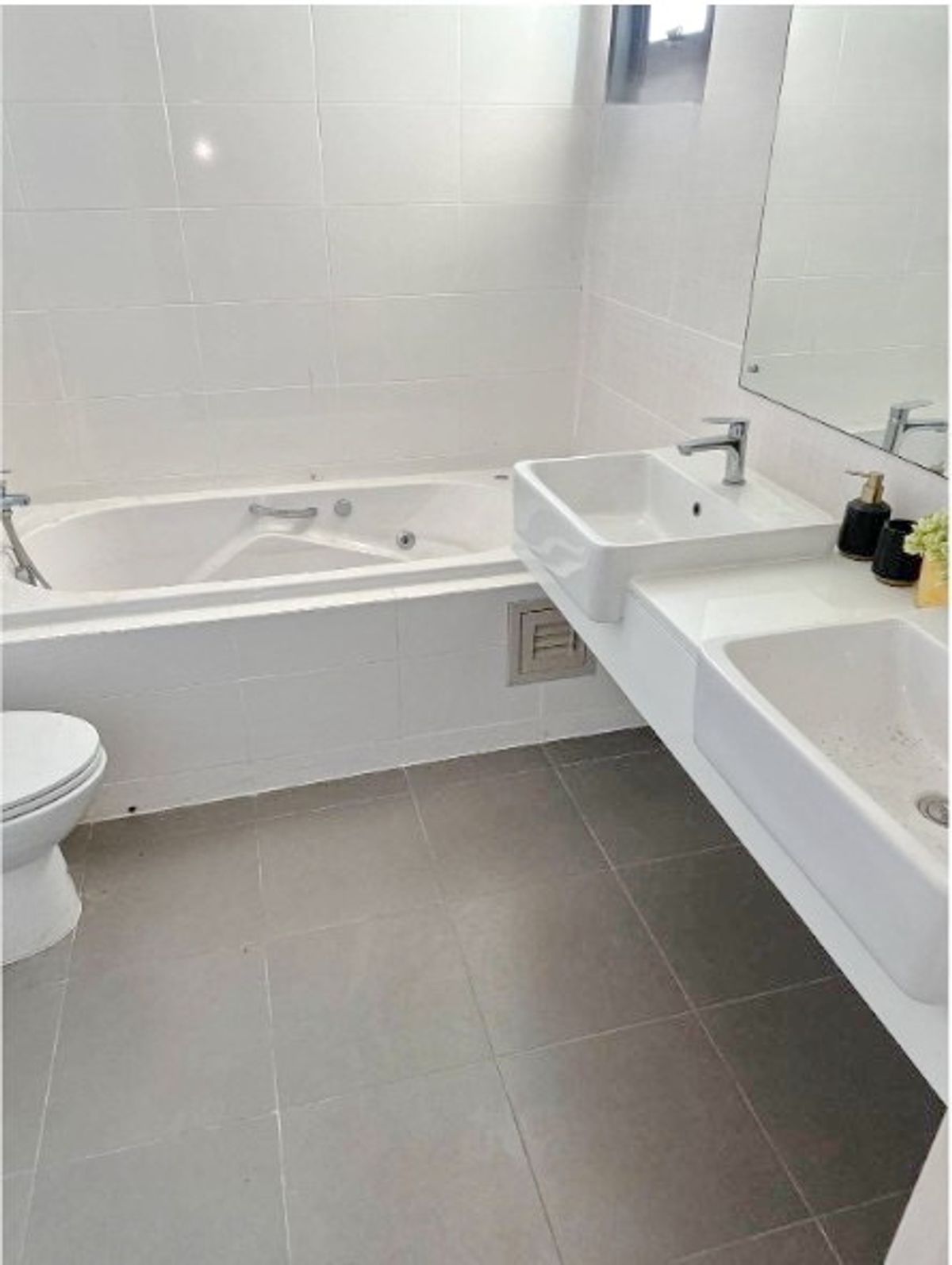 ขายคอนโดรัตนาธิเบศร์ สนามบินน้ำ พระนั่งเกล้า : ขายคอนโด 2 ห้องนอน น็อตติ้งฮิลล์ ติวานนท์-แคราย ติดถนนใหญ่ติวานนท์ ไม่ไกลจาก MRT กระทรวงสาธารณสุข 