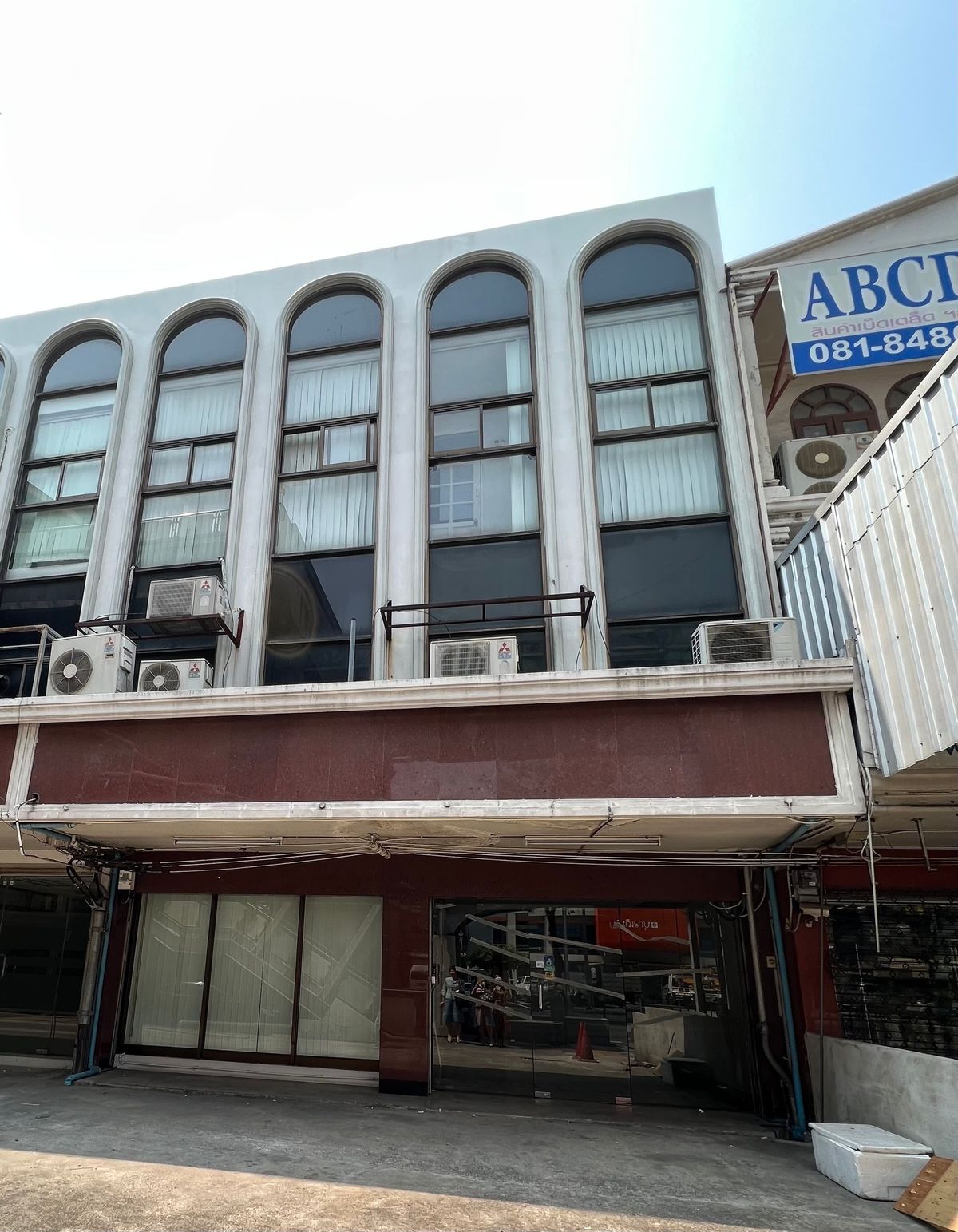 For RentShop HouseAri,Anusaowaree : For Rent 🏬 Commercial Building, 2 Units, 3-storeys, 300 sq.m., 🚝 Next to BTS Sanam Pao