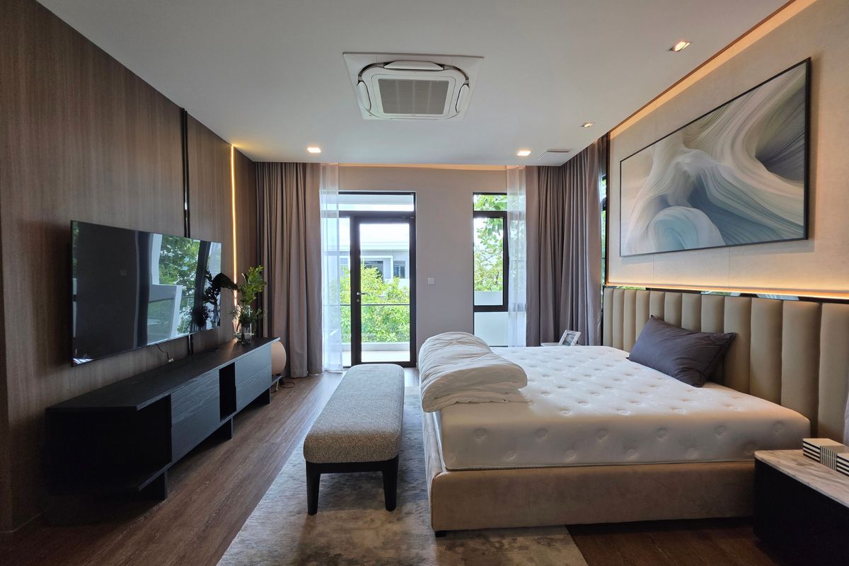 For RentHouseSamut Prakan,Samrong : Ready to move modern house for rent mantana Bangna km15 near clubhouse