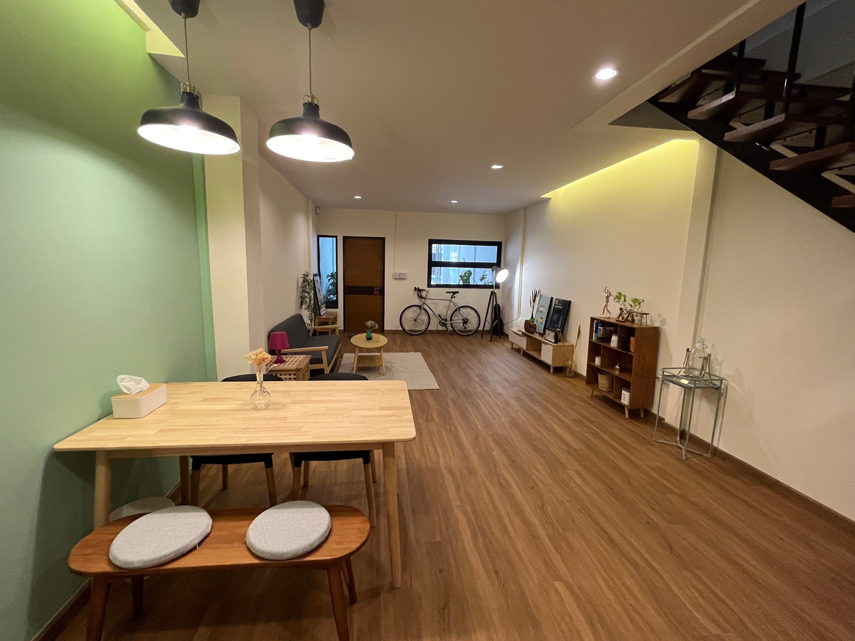 ให้เช่าบ้านนวมินทร์ รามอินทรา : ทาวน์โฮม ถนนนวมินทร์ รีโนเวทใหม่ มินิม่อล สไตล์ ตรงข้ามโรงพยาบาลพญาไท นวมินทร์