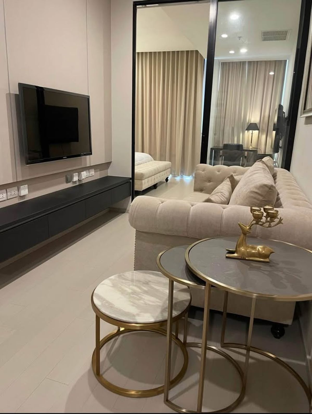 For RentCondoWitthayu, Chidlom, Langsuan, Ploenchit : A Sanctuary of Serenity in the Heart of Bangkok — Noble Ploenchit with Private Lift