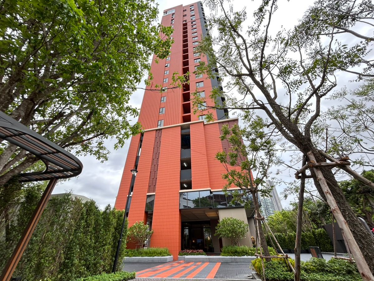 For SaleCondoWongwianyai, Charoennakor : The cheapest price. Urgent sale. Ready to move in.