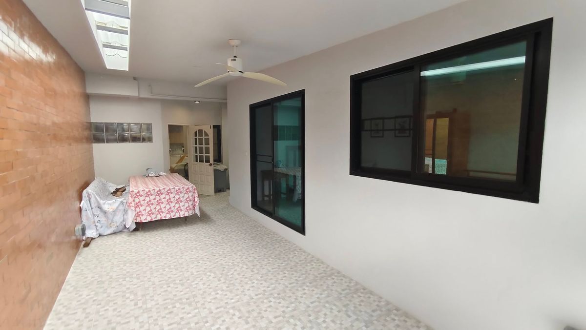 For SaleTownhomeLadprao101, Happy Land, The Mall Bang Kapi : Townhouse for sale near MRT, Thai Population Village, Lat Phrao 93