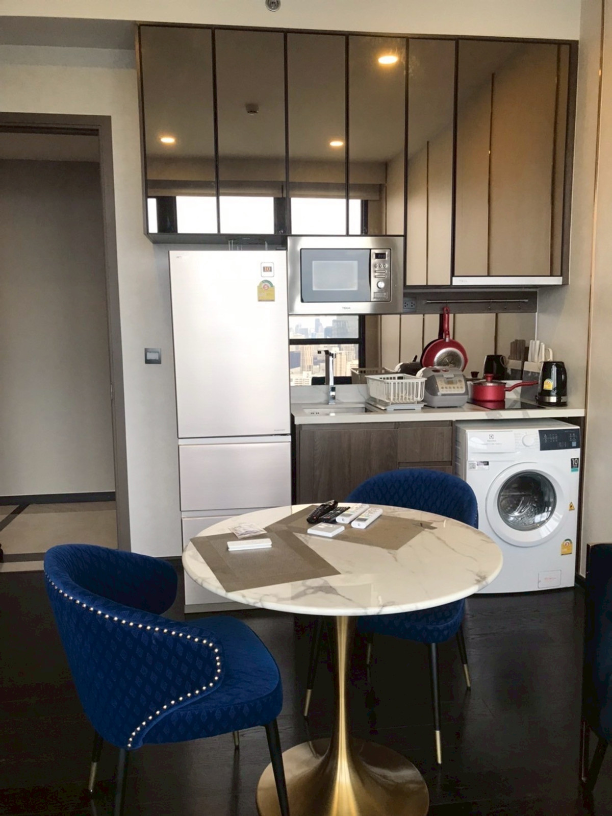 For RentCondoSukhumvit, Asoke, Thonglor : Condo Park Origin Thonglor is convenient to travel near the BTS train. Ready to stay immediately